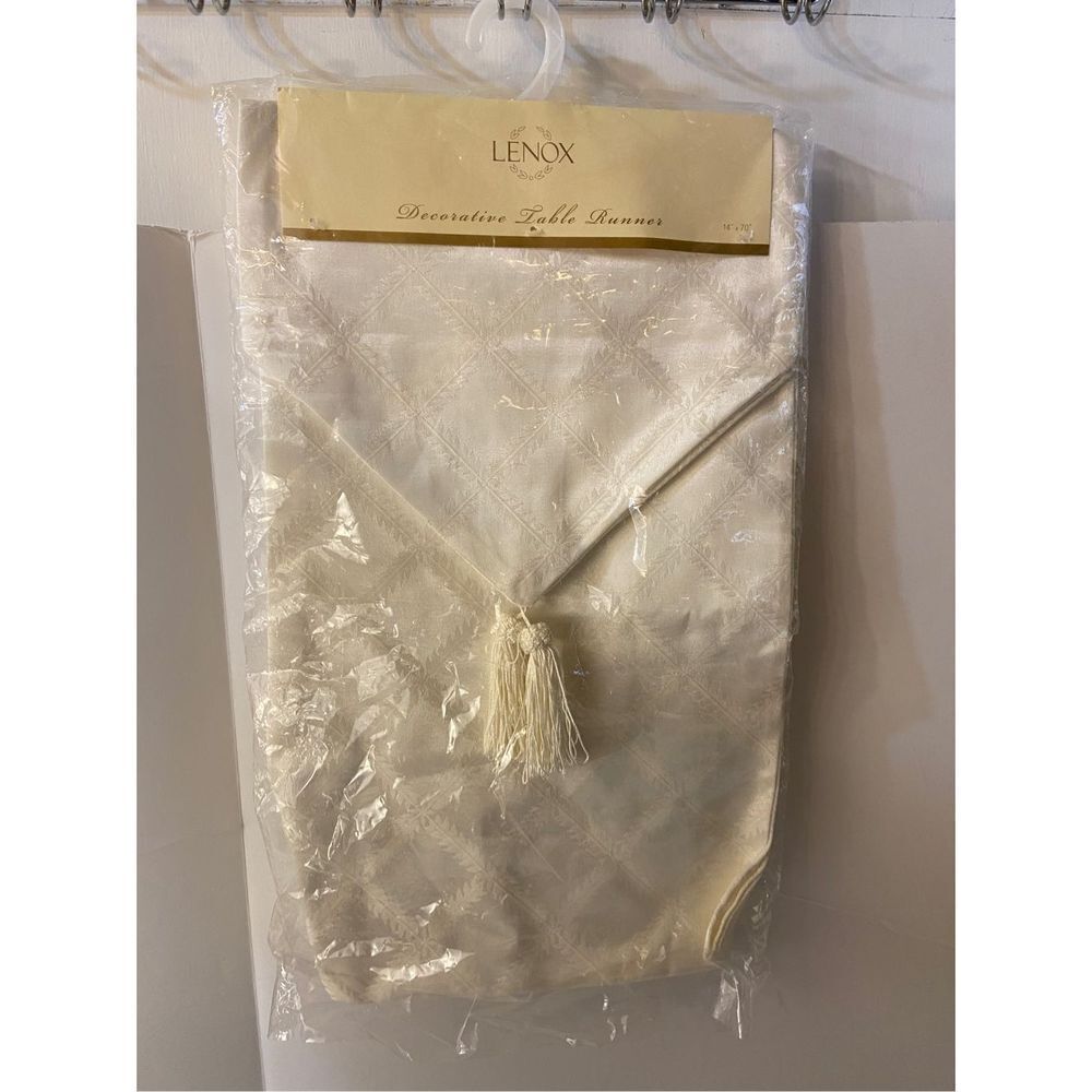 Lenox‎ table runner cream color 14x70 rn#15028 VIntage